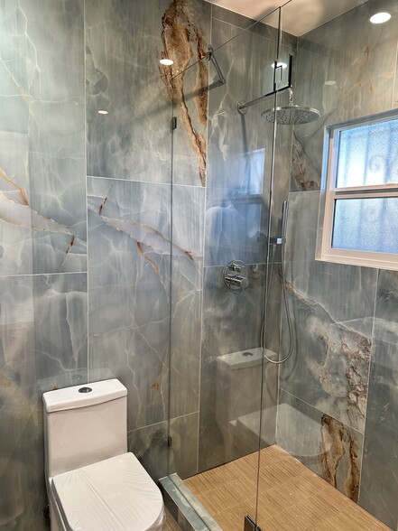 Building Photo - 1615 Shell Ave