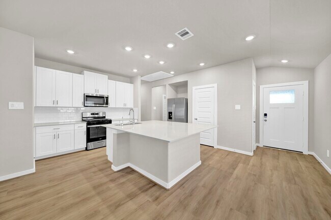 Building Photo - 16675 Sterling Clf St