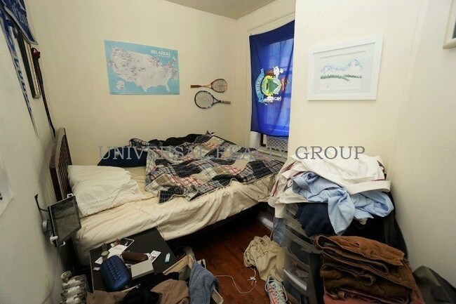 Building Photo - 244 E 21st St