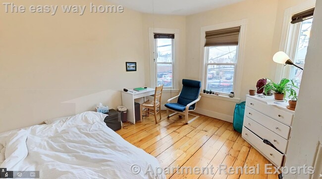 Building Photo - 378 Washington St