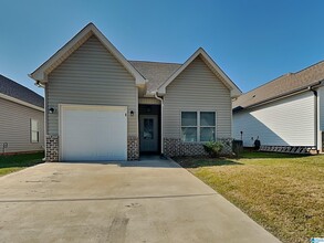 Building Photo - 152 Park Dr N