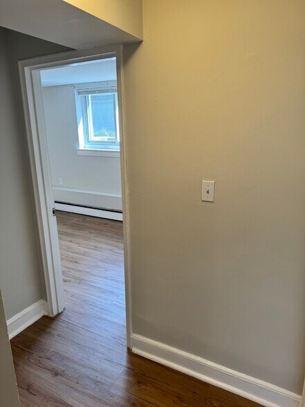 Building Photo - 63 Selkirk Rd