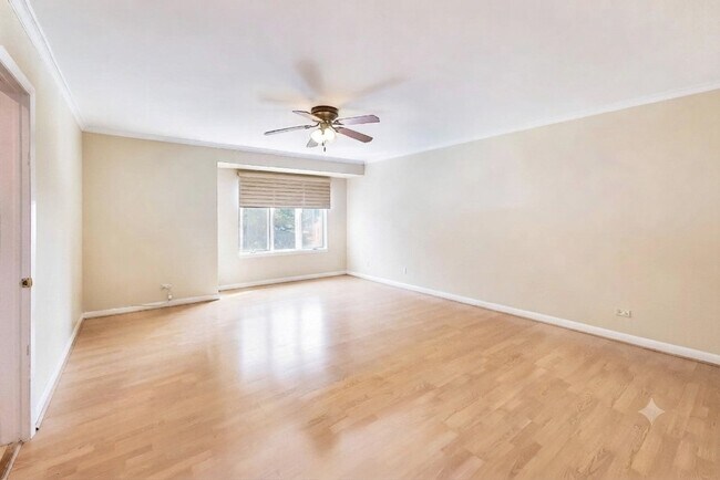 Building Photo - 629 Pheasant Ln