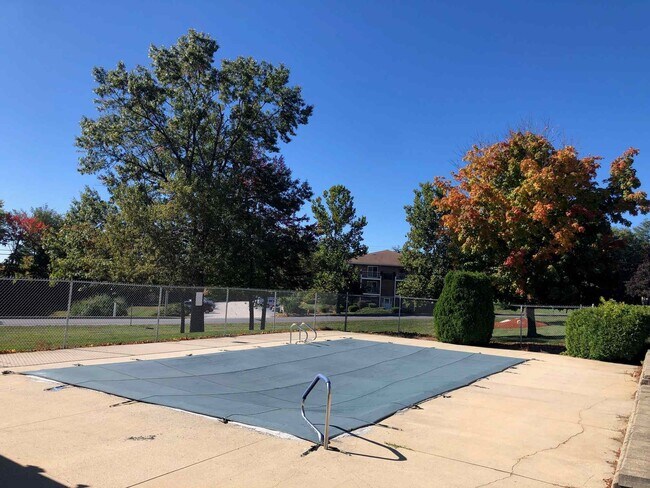 Building Photo - 383 Huse Rd