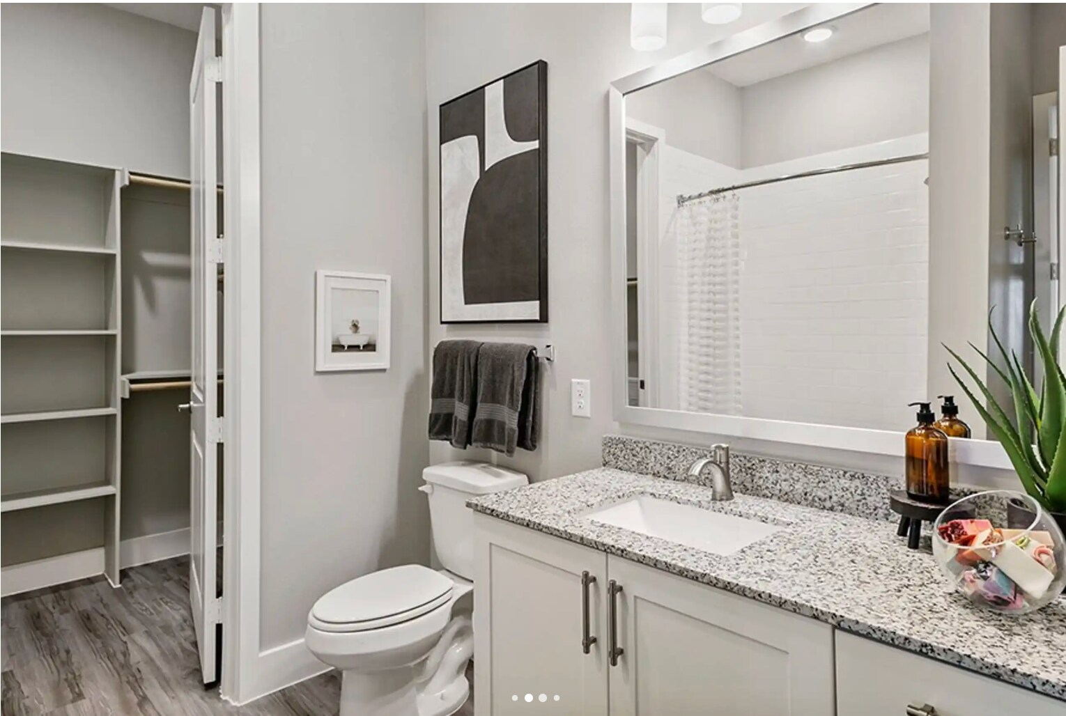 Building Photo - 8200 Glenn Day Dr