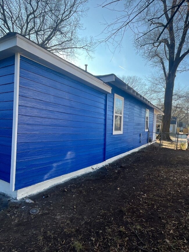 Building Photo - Fully Renovated Home on Pope Street – Section 8 Welcome