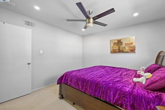 Building Photo - 19695 Bernal St