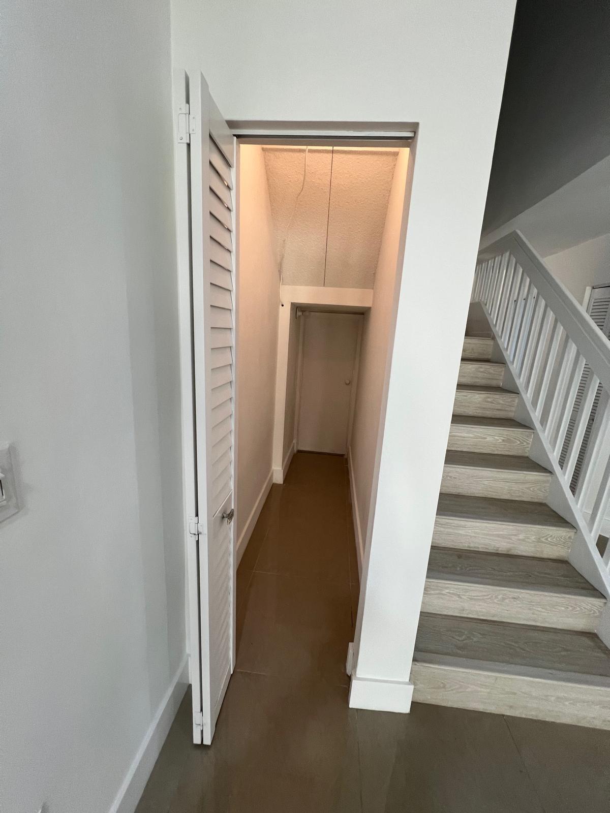 Building Photo - 1060 SW 111th Way