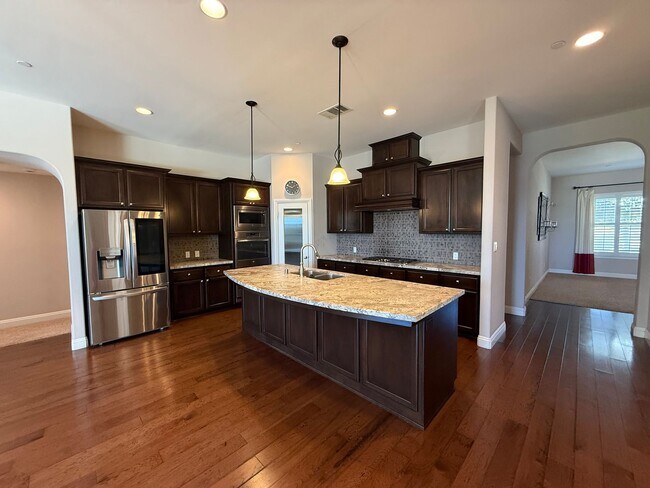 Building Photo - Beautiful 4 Bedroom + Office Home in Grand Island!