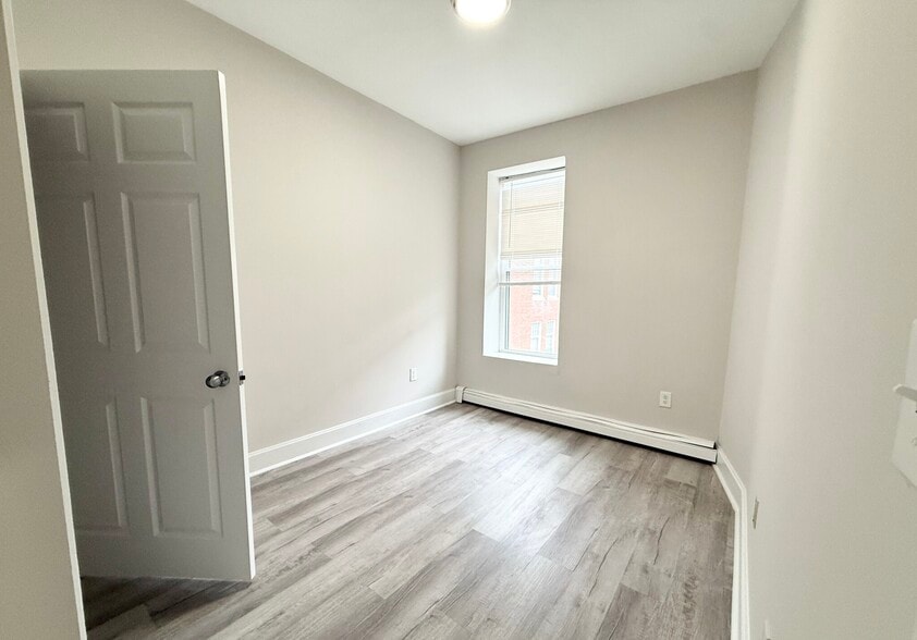 Building Photo - 53 Ruggles St