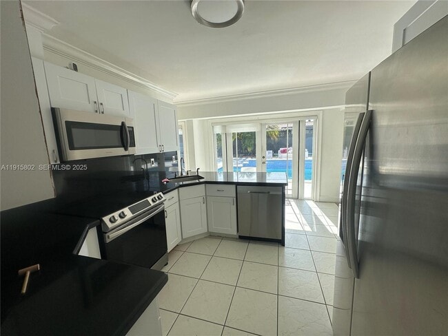 Building Photo - 7780 SW 28th St