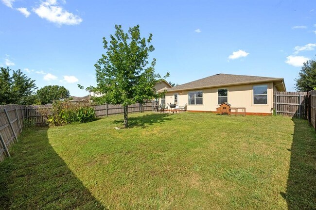 Building Photo - 13001 Carillon Way