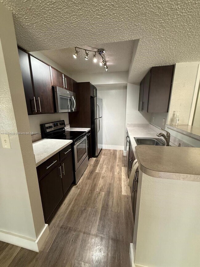 Building Photo - 15600 SW 106th Ln