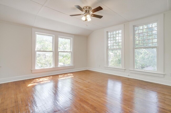 Building Photo - Large Newly Remodeled Home in Historic Fai...