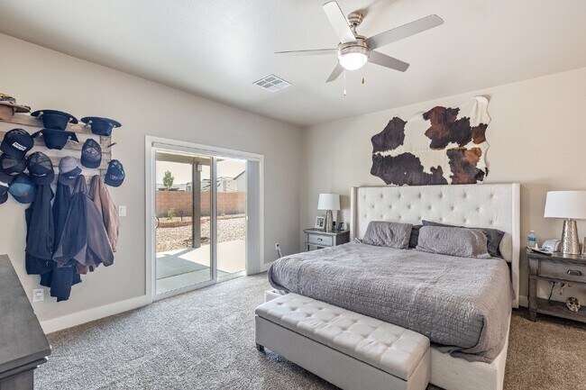 Building Photo - Spacious 4BD/3BA Pahrump Home w/ Dual Prim...