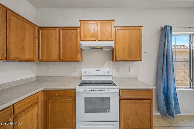 Building Photo - 13271 W Clarendon Ave