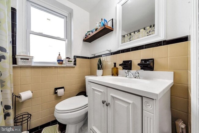 Building Photo - 945 Fariston Dr