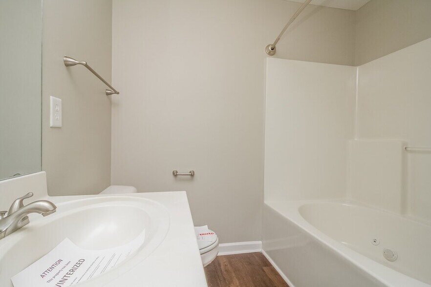Building Photo - 406 Birdstone Dr