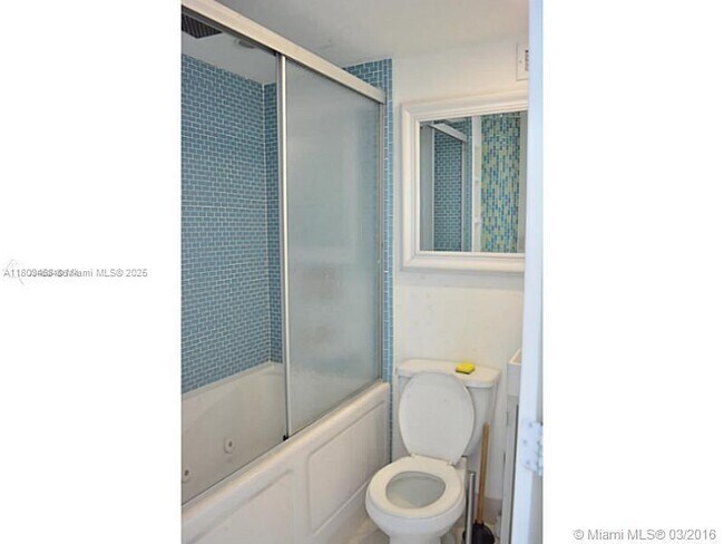 Building Photo - 905 Brickell Bay Dr