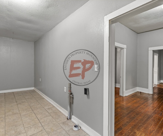 Building Photo - 423 Sherman St