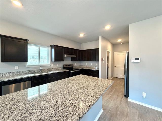 Building Photo - 2228 Dana Dr