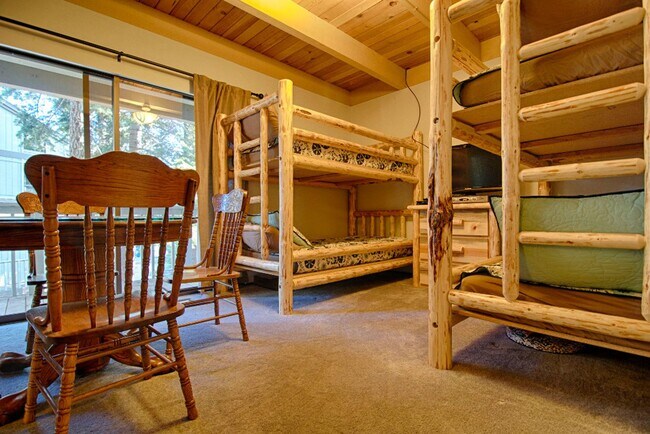 Building Photo - SKI LEASE: Kings Beach; Updated, Well Appointed Townhome