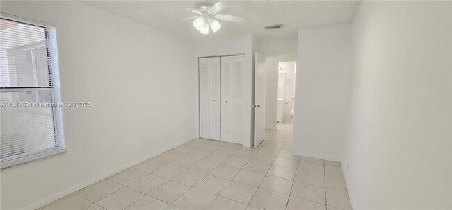 Building Photo - 3380 Pinewalk Dr N