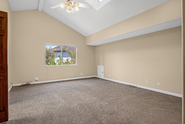 Building Photo - 2335 Benton Pl