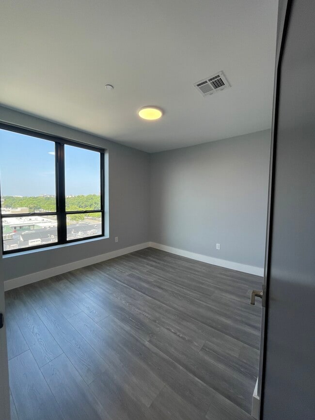 Building Photo - 365 Western Ave