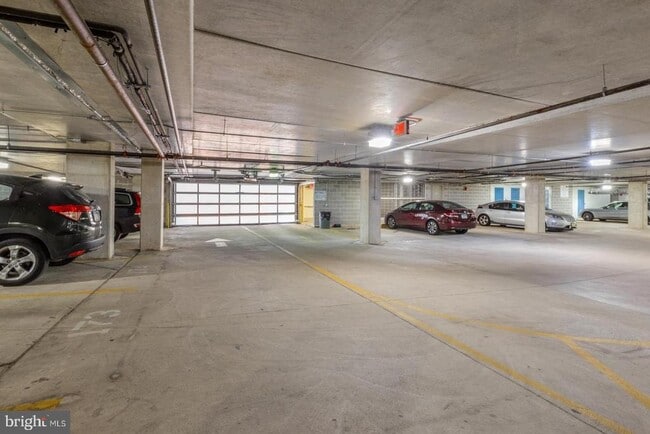 Building Photo - 1900 Hamilton St