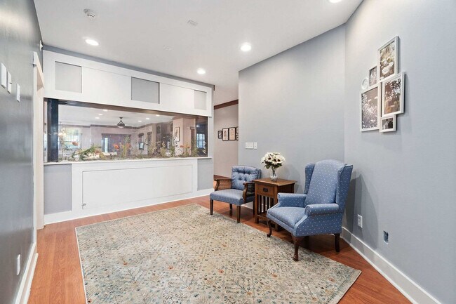 Building Photo - 209 Windmeade Cir
