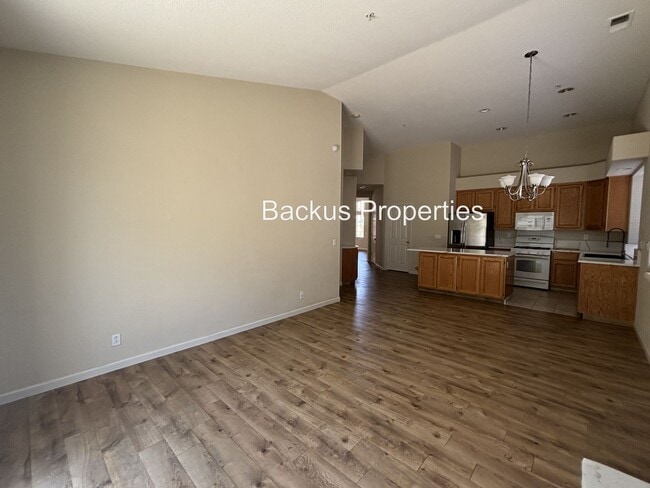 Building Photo - Great home in North Salinas with office/bo...