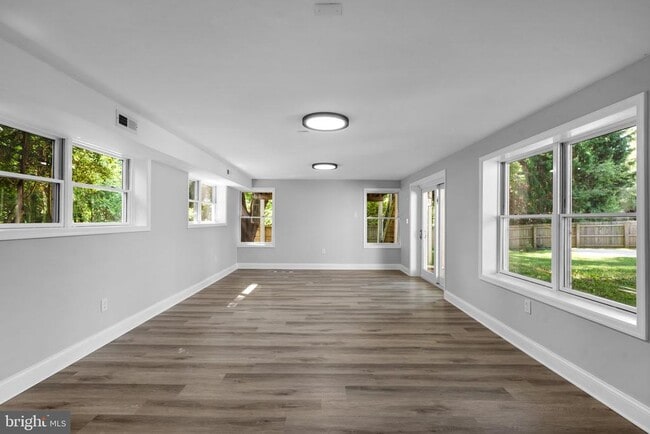 Building Photo - 14906 Dunstan Ln