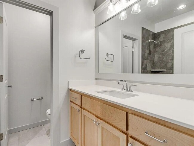 Building Photo - 4601 Olivera St