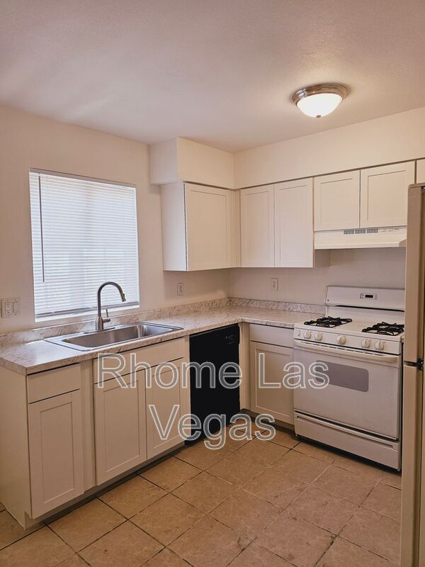 Building Photo - 7066 Burcot Ave