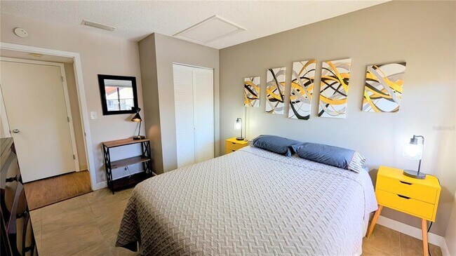 Building Photo - 1515 Pinellas Bayway S