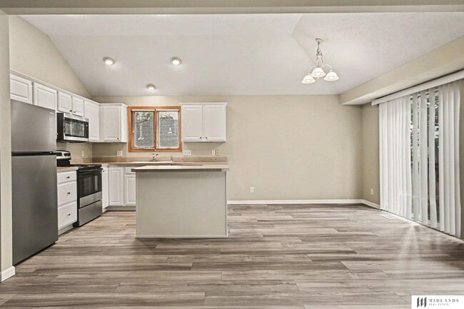 Building Photo - 15613 Timberlane Dr