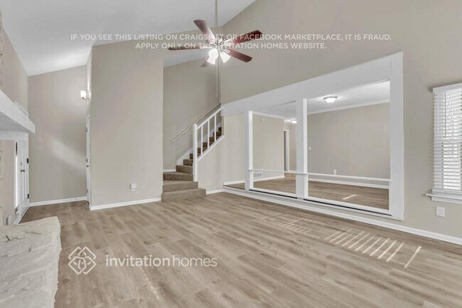 Building Photo - 6584 Oakwood Dr