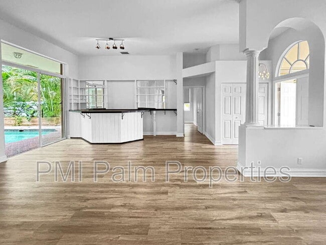 Building Photo - 10293 Allamanda Blvd