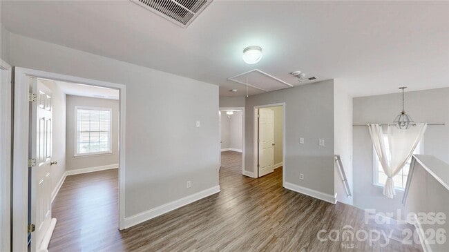 Building Photo - 447 Fawnbrook Ln