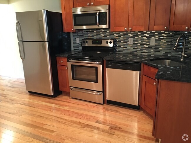 Building Photo - 415 N 41st St
