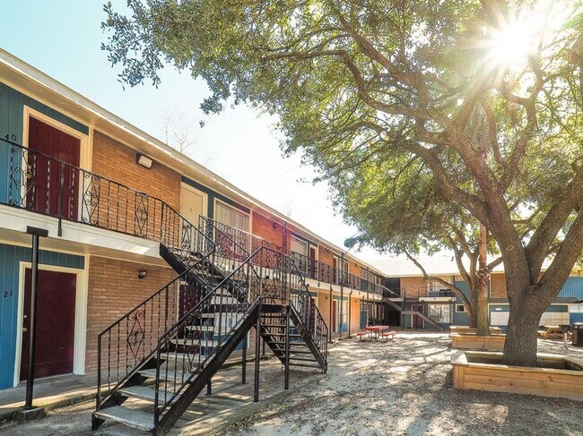 Building Photo - 8811 Fm Rd