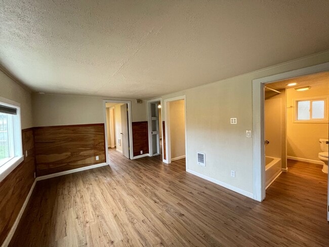 Building Photo - 2 Bed 1 Bath home in Powellhurst-Gilbert! In Unit Laundry and Private yard!