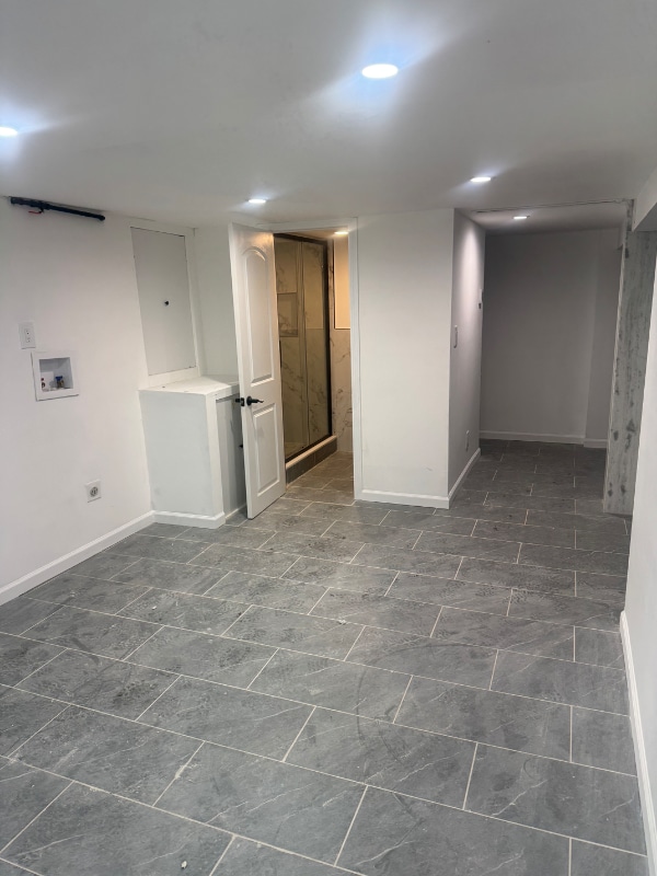 Building Photo - 9 Lawrence Ave