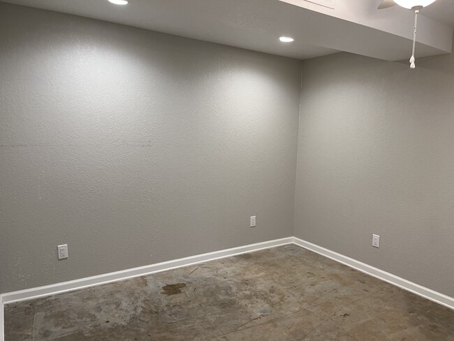 Building Photo - 1548 Bear Creek Rd