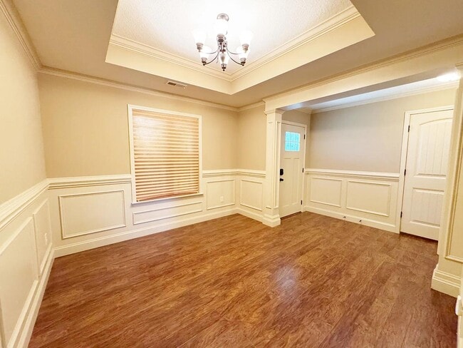 Building Photo - 106 S Hamlet Ct