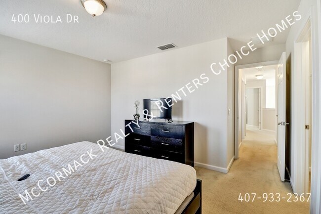 Building Photo - 400 Viola Dr