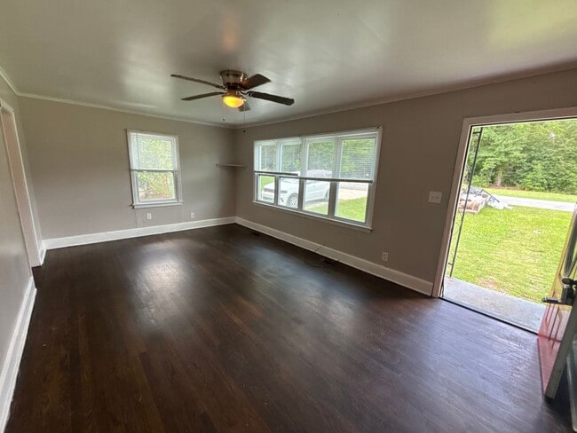 Building Photo - 410 Blacksnake Rd