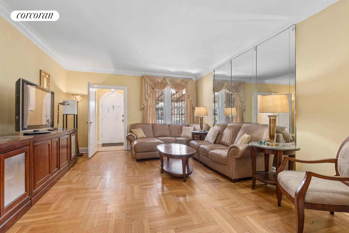 Building Photo - 5715 Snyder Ave