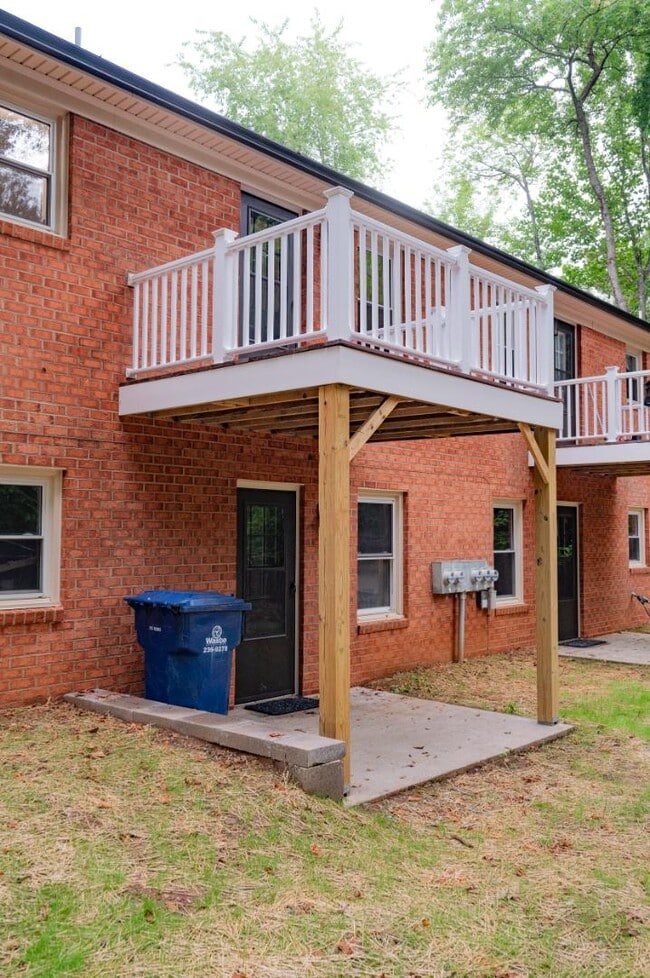 Building Photo - 691 Timberlake Dr